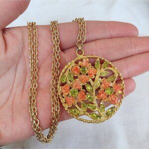 Vintage Crushed Coral & Green Stone Pendant Floral Flowers Gold Tone Necklace